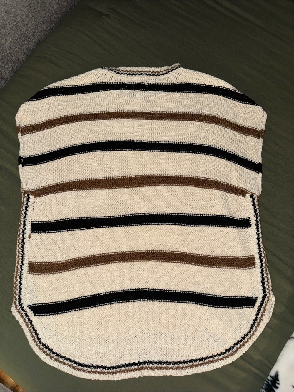 Universal Thread sweater - Picture 2 of 2